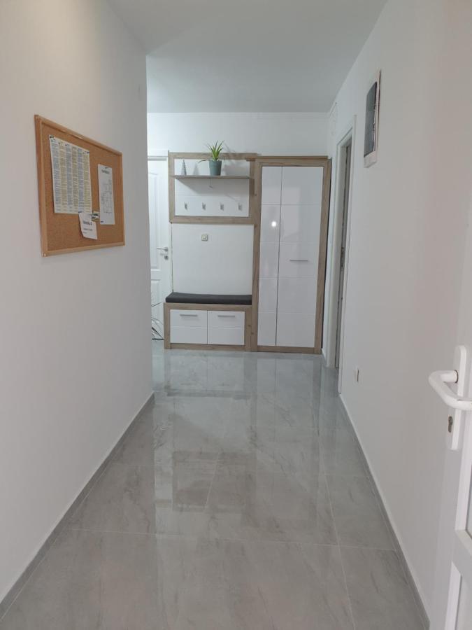 Apartmani Veronika Novalja Exterior foto